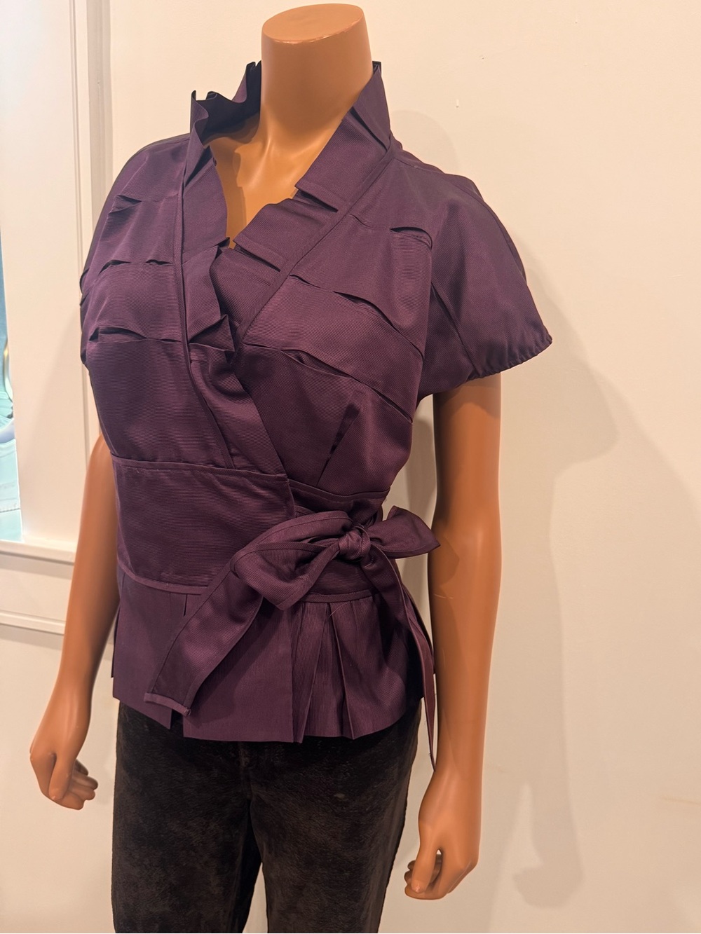 Diane von Furstenberg 100% silk wrap blouse